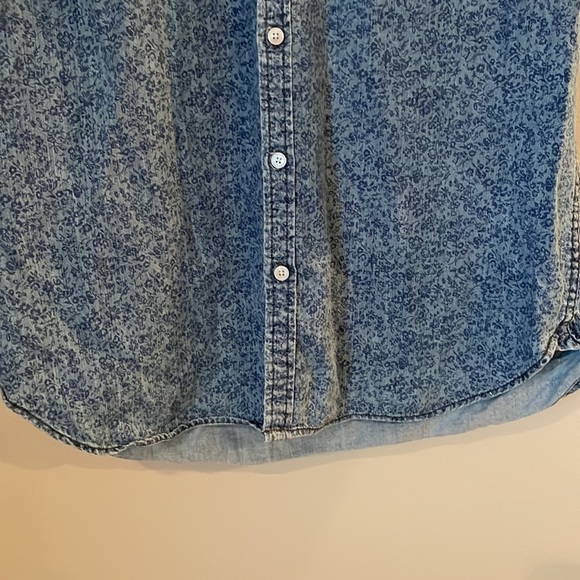 Zipcode By Ricky Singh Shirt SZ L Slim Fit Denim Blue with Floral Design Button - Picture 4 of 11